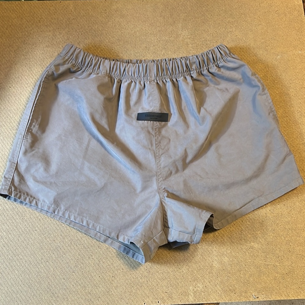 Fear of God Essentials Shorts Taupe Gray Size Medium Drawstring Waist Streetwear